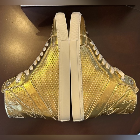 NIB Zadig & Voltaire HIGH FLASH VINTAGE METAL
Perforated Stars 39 Gold Hightop 8 - Picture 9 of 14